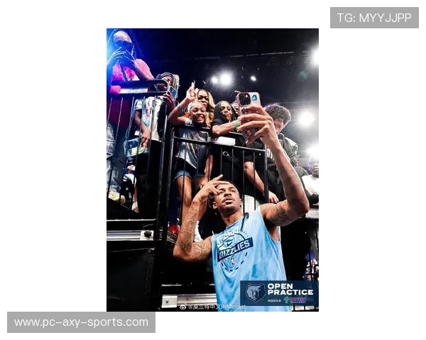 贾·莫兰特带领灰熊队冲击季后赛表现亮眼 球场风采引人注目